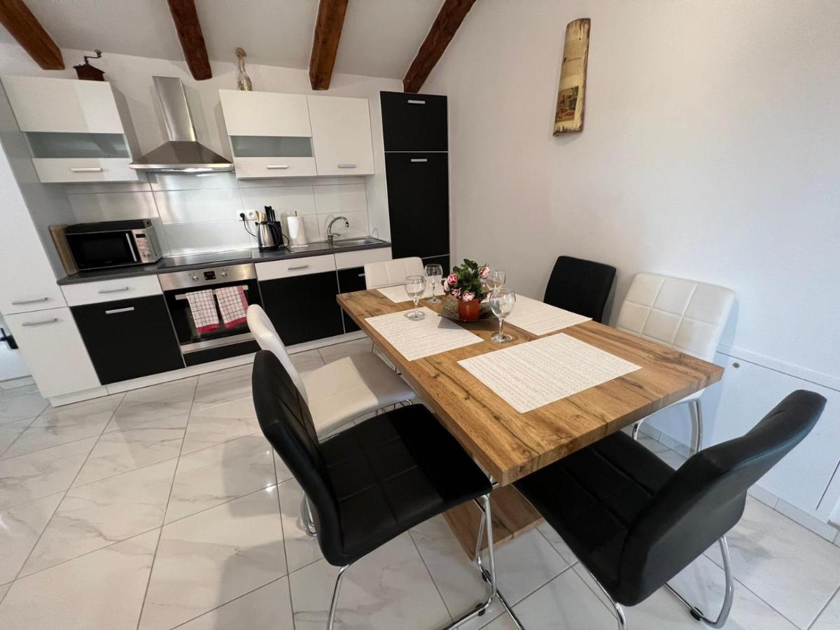 Apartman Lorena Lakmartin Extérieur photo