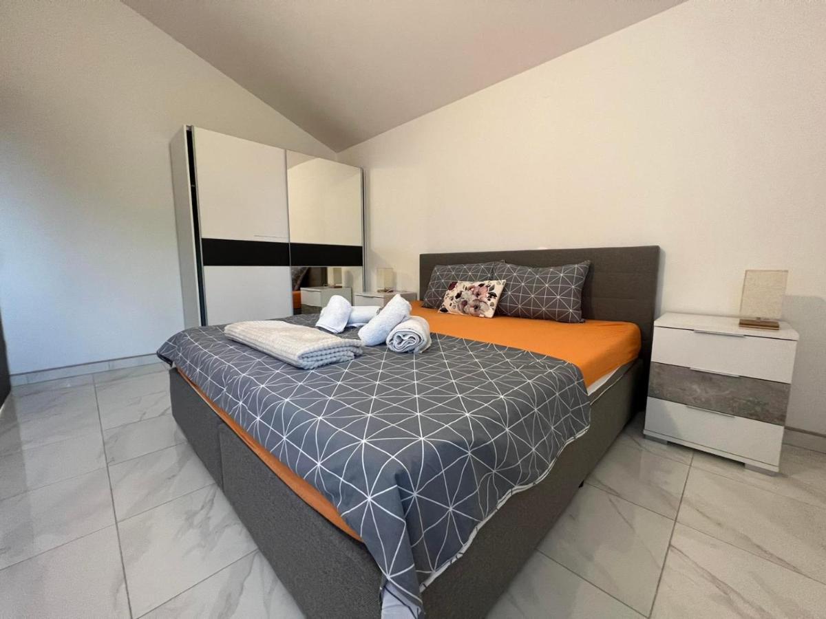 Apartman Lorena Lakmartin Extérieur photo